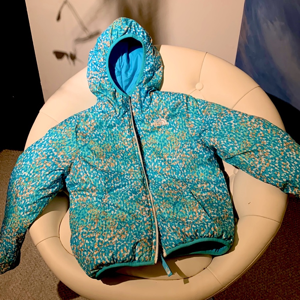 Super cute turquoise reversible Northface puffer jacket
